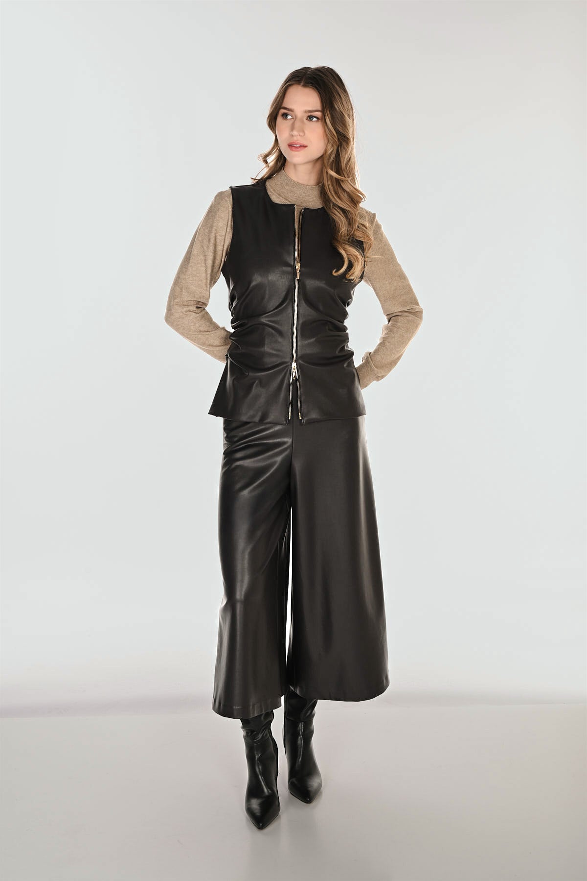 High-waisted Wide-leg Pant
